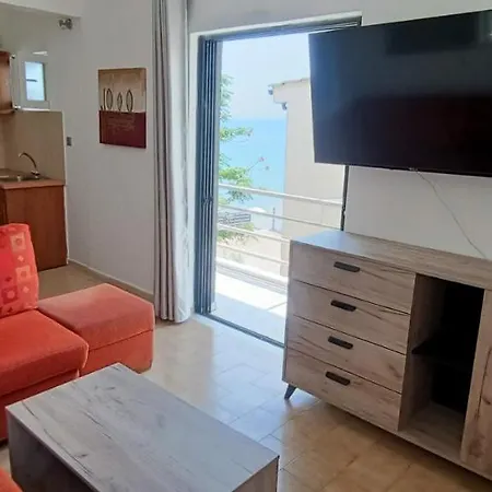 Christinas 4 Apartment Nerantza